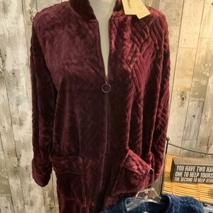 Super Plush Burgundy(M) or Navy (L) Robe.